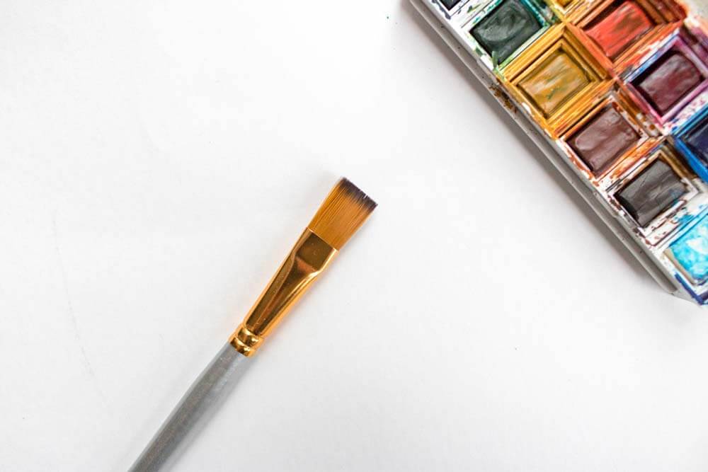 best watercolor brushes - flat brush