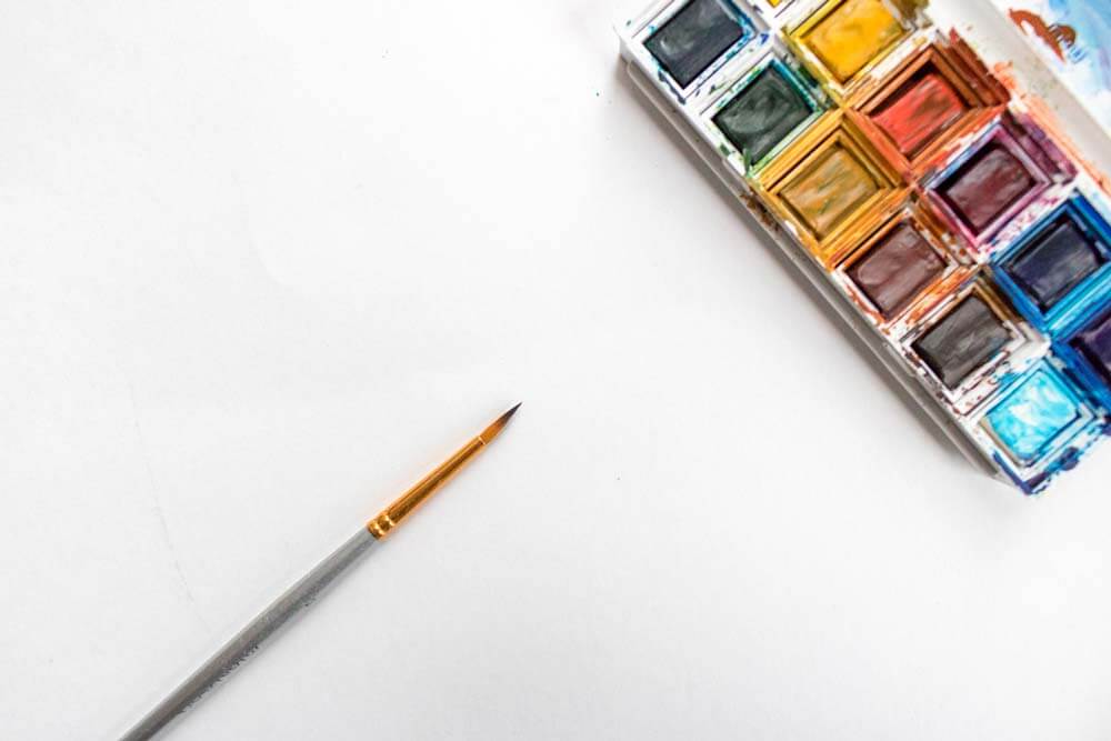 best watercolor brushes - spotter or rigger brush