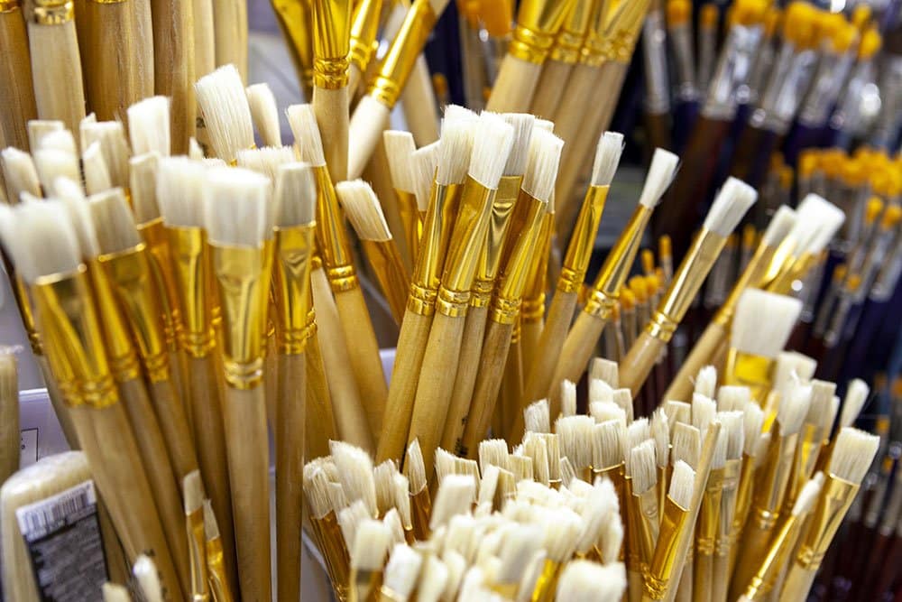 10 Best Acrylic Paint Brushes For Both Students And Artists [2020]