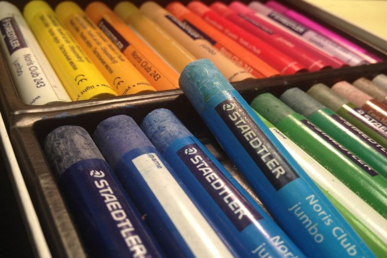 Best Oil Pastels Top Brands Compared Reviewed 2020   Best Oil Pastels 768x512 