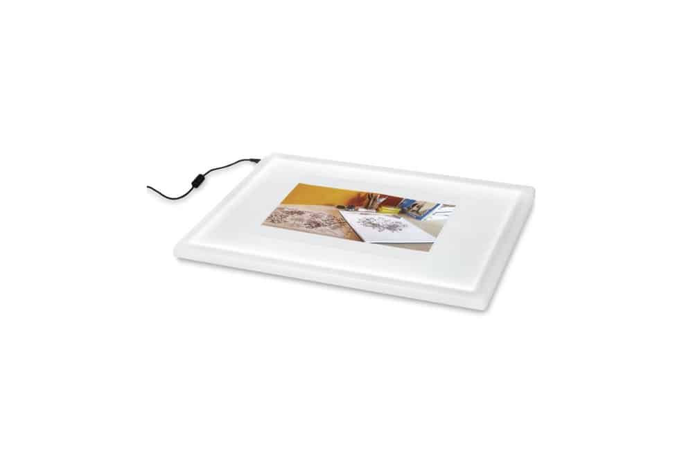 8 Best Light Boxes That Are Super Bright For Artists [2020]