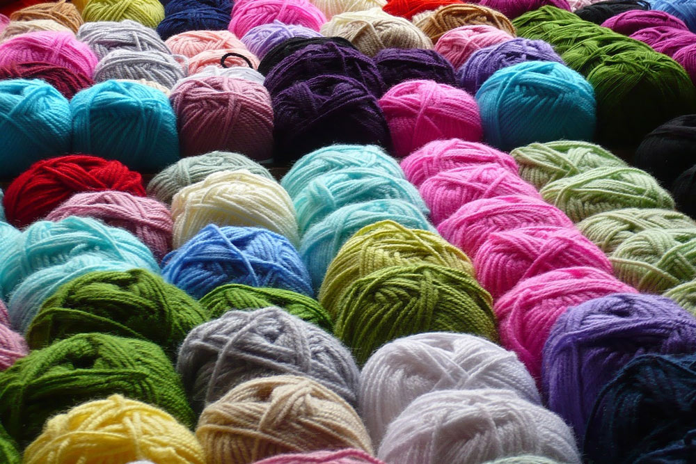 The Pros and Cons of Knitting with Acrylic Yarn — New Wave Knitting